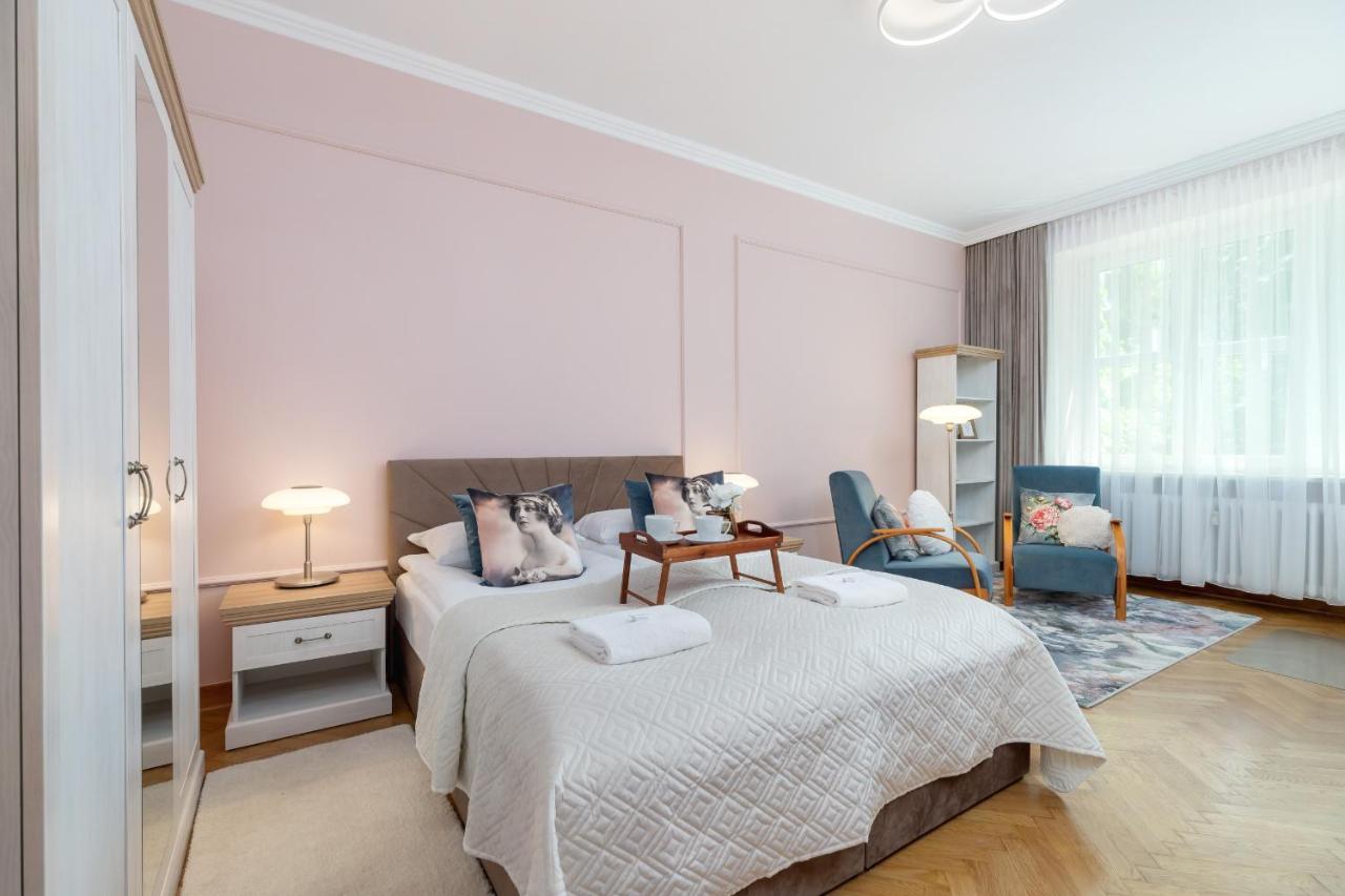 Luxurious & Unique Apartment Mickiewicza Cracow By Renters Prestige Kraków Exteriör bild