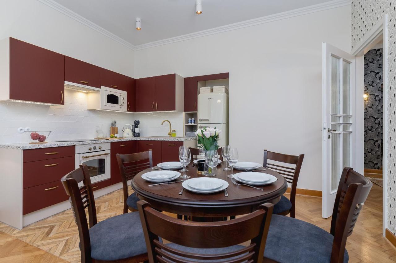 Luxurious & Unique Apartment Mickiewicza Cracow By Renters Prestige Kraków Exteriör bild