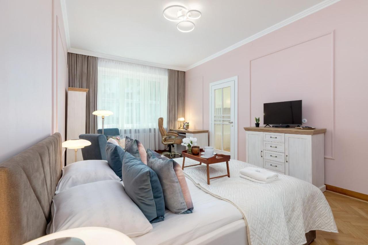 Luxurious & Unique Apartment Mickiewicza Cracow By Renters Prestige Kraków Exteriör bild