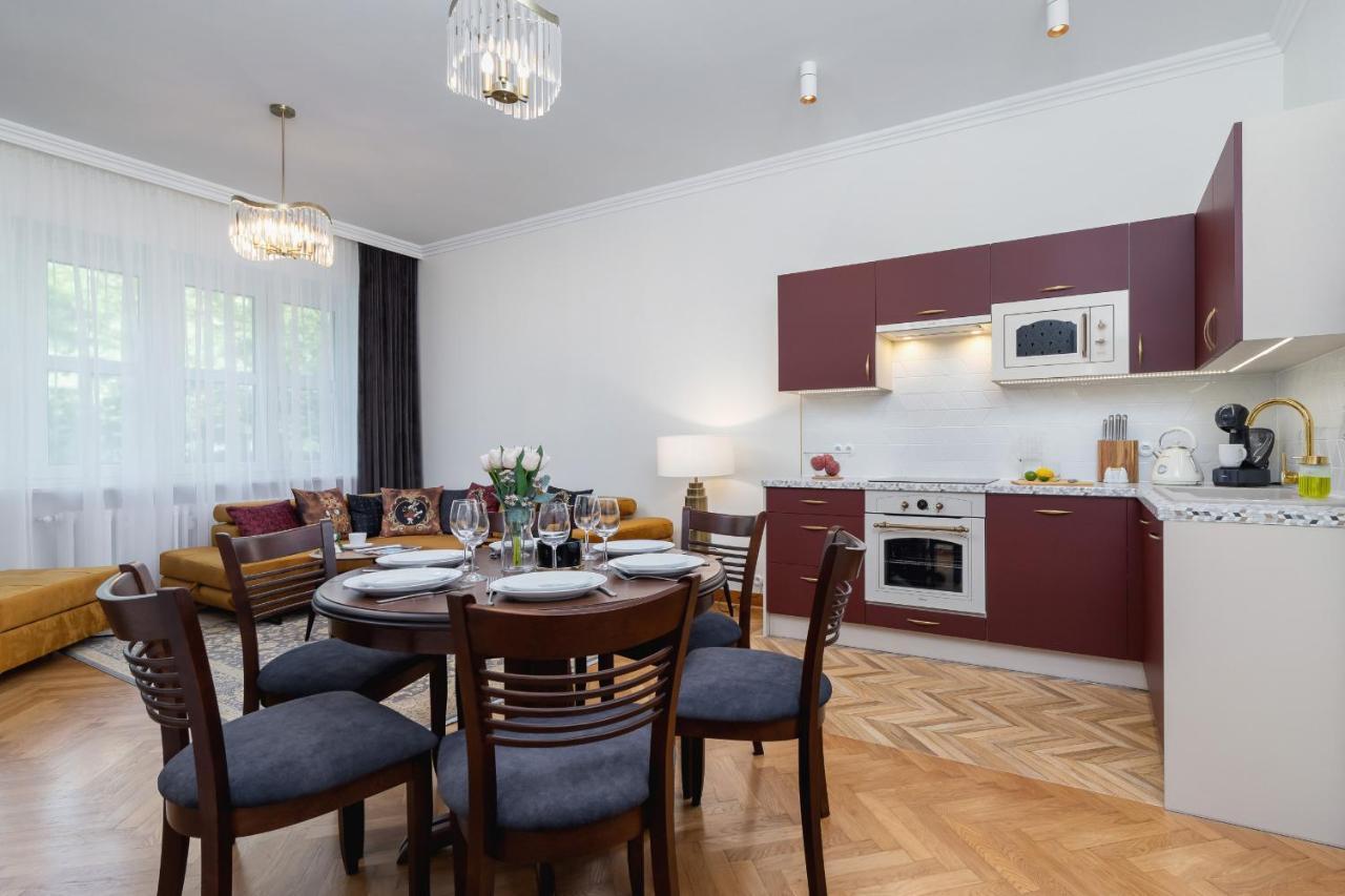 Luxurious & Unique Apartment Mickiewicza Cracow By Renters Prestige Kraków Exteriör bild