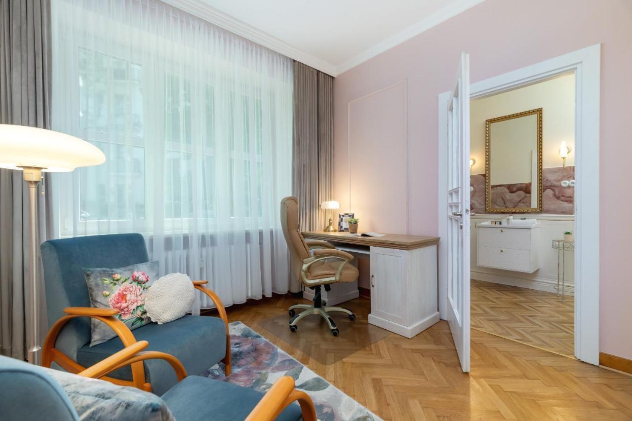 Luxurious & Unique Apartment Mickiewicza Cracow By Renters Prestige Kraków Exteriör bild