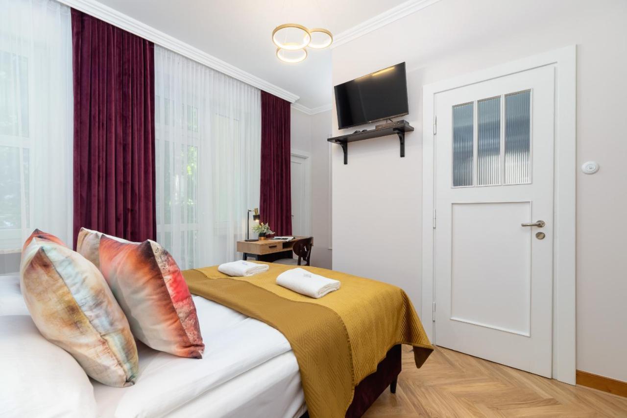Luxurious & Unique Apartment Mickiewicza Cracow By Renters Prestige Kraków Exteriör bild